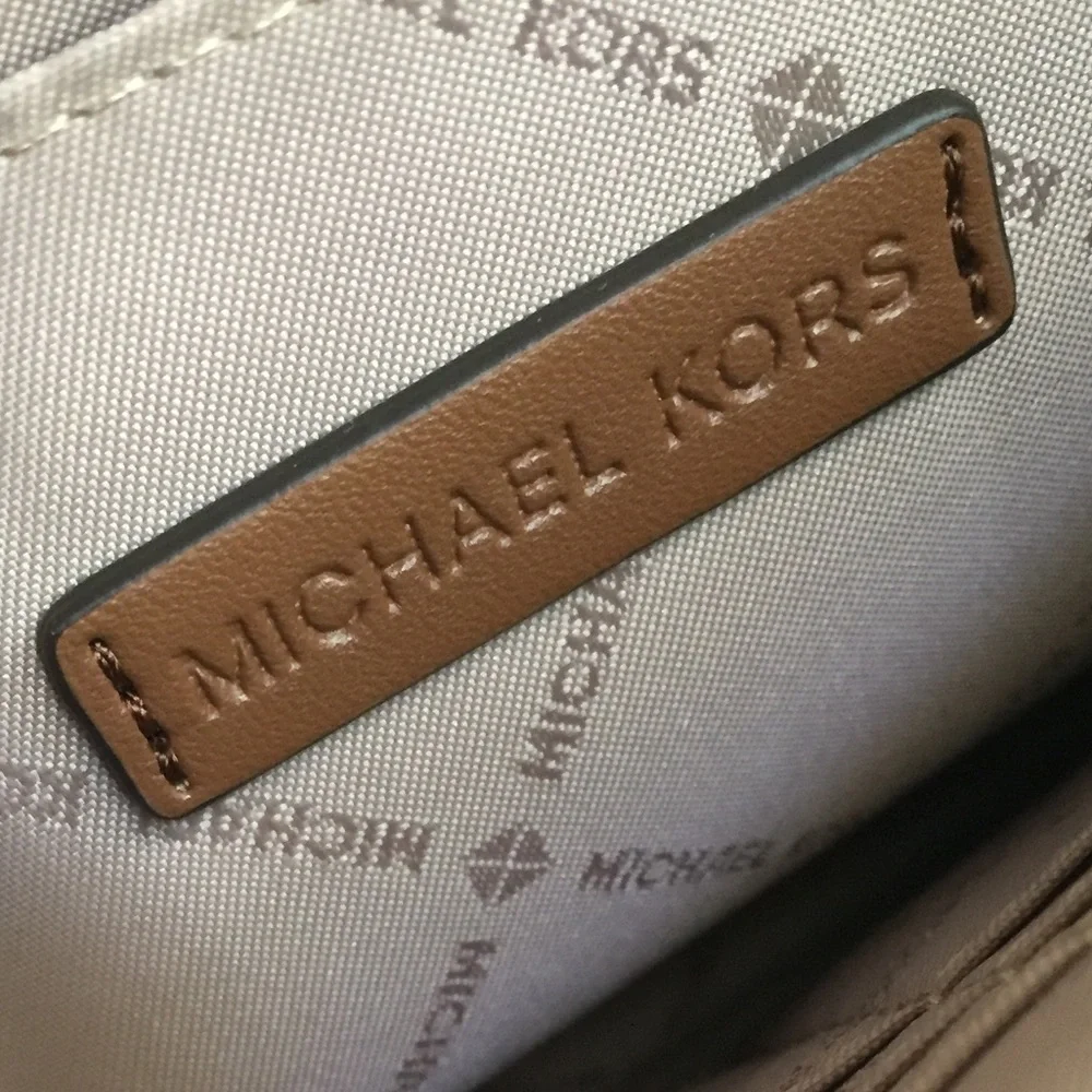 Michael Kors Vanilla, Luggage Clutch, Wristlet